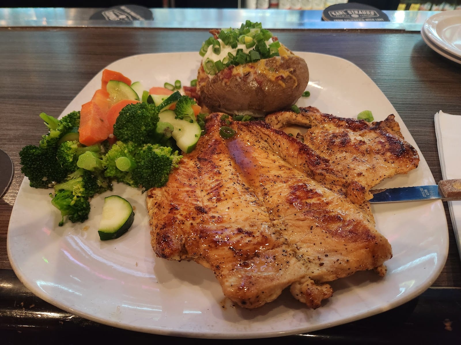 Griffins Sports Bar & Grill