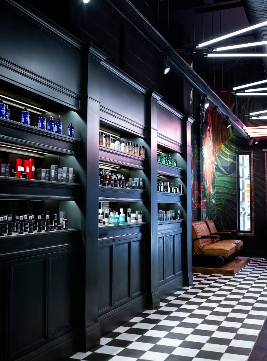 R.W.WOLF Barbers Liverpool Street, photo 4
