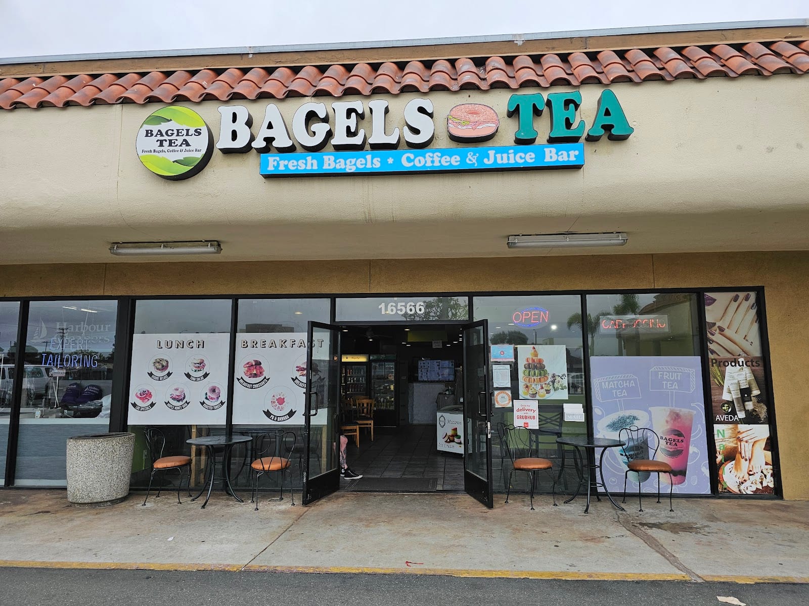Bagels Tea lounge of HB, photo 2