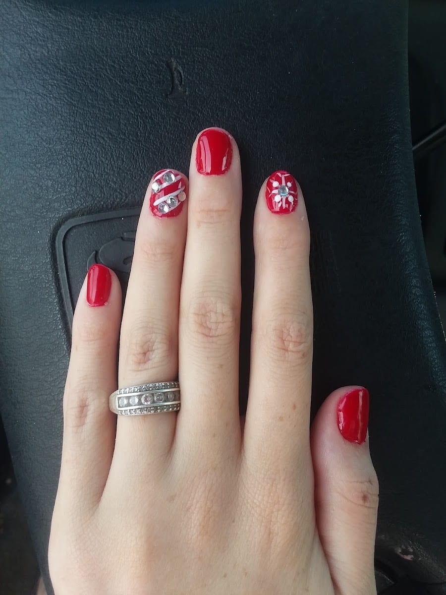 Creative Nails & Spa