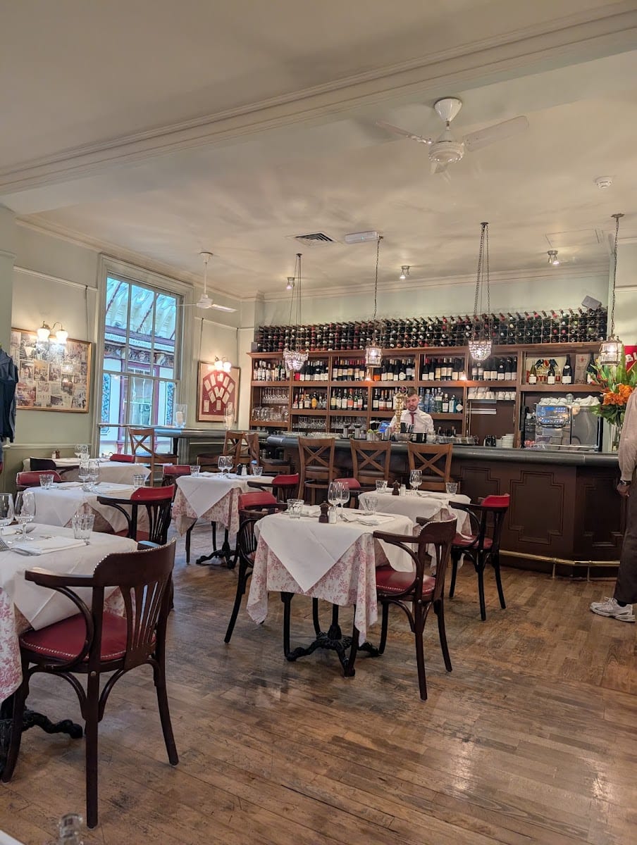 Luc's Brasserie, photo 4