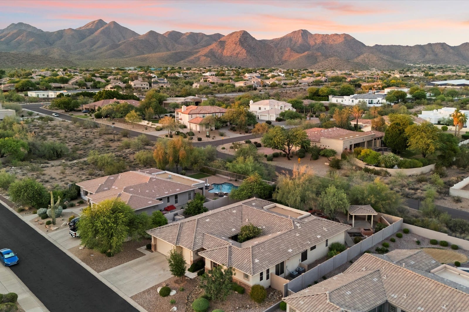 Jamie Wong, Managing Broker - RE/MAX Fine Properties, photo 4