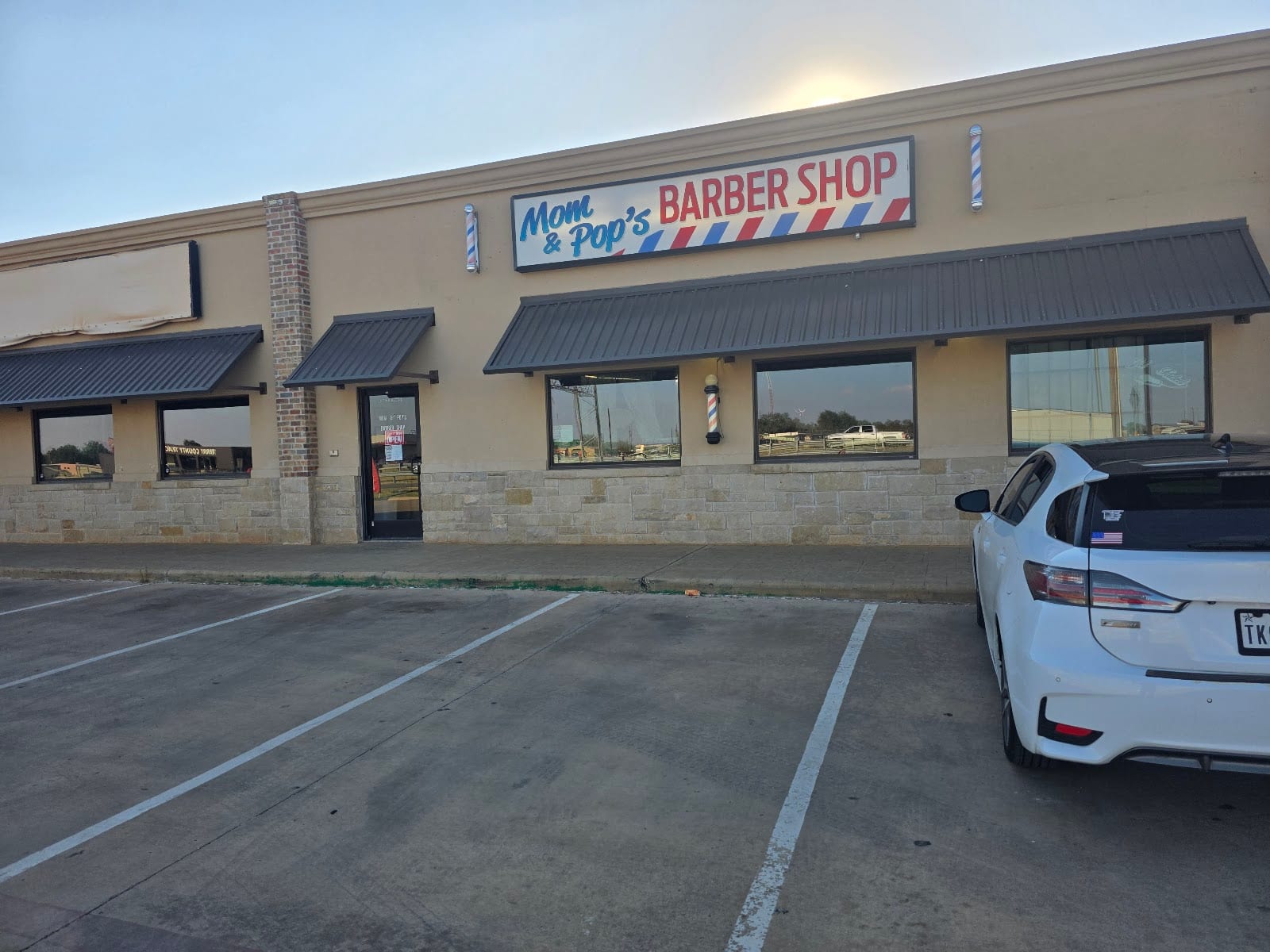 MOM AND POP'S BARBER SHOP