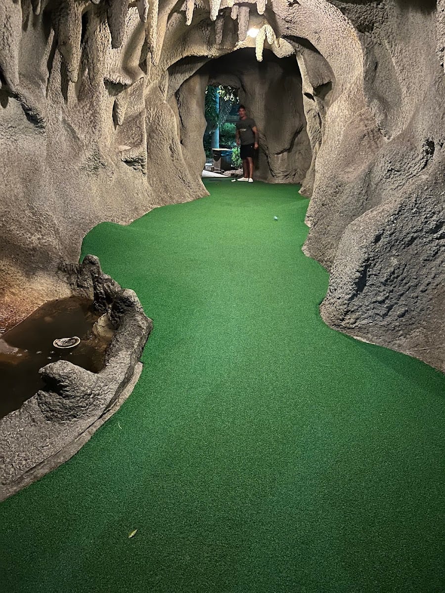 Smugglers Cove Adventure Golf, photo 4