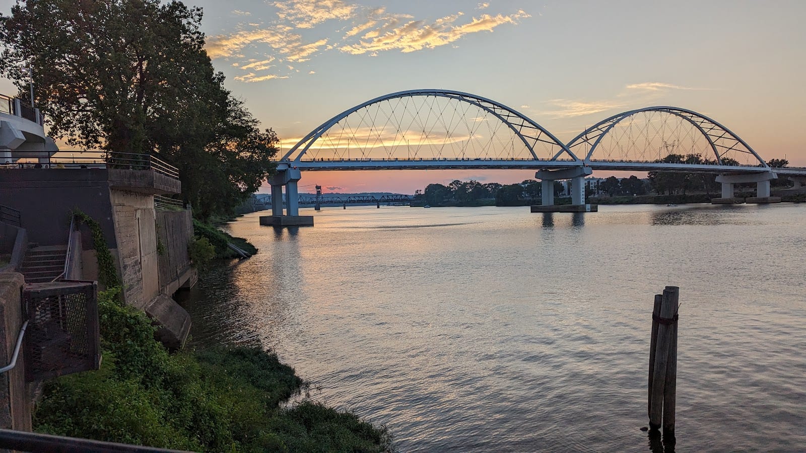 Gateway Bridge Walking Biking Trail