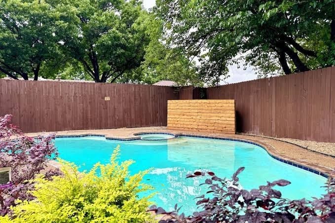 Lewisville Retreat: Pool, Arcade, Sleeps 10