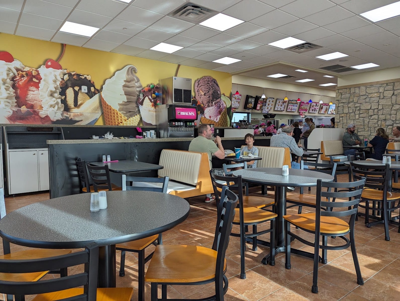 Braum's Ice Cream & Dairy Store, photo 4