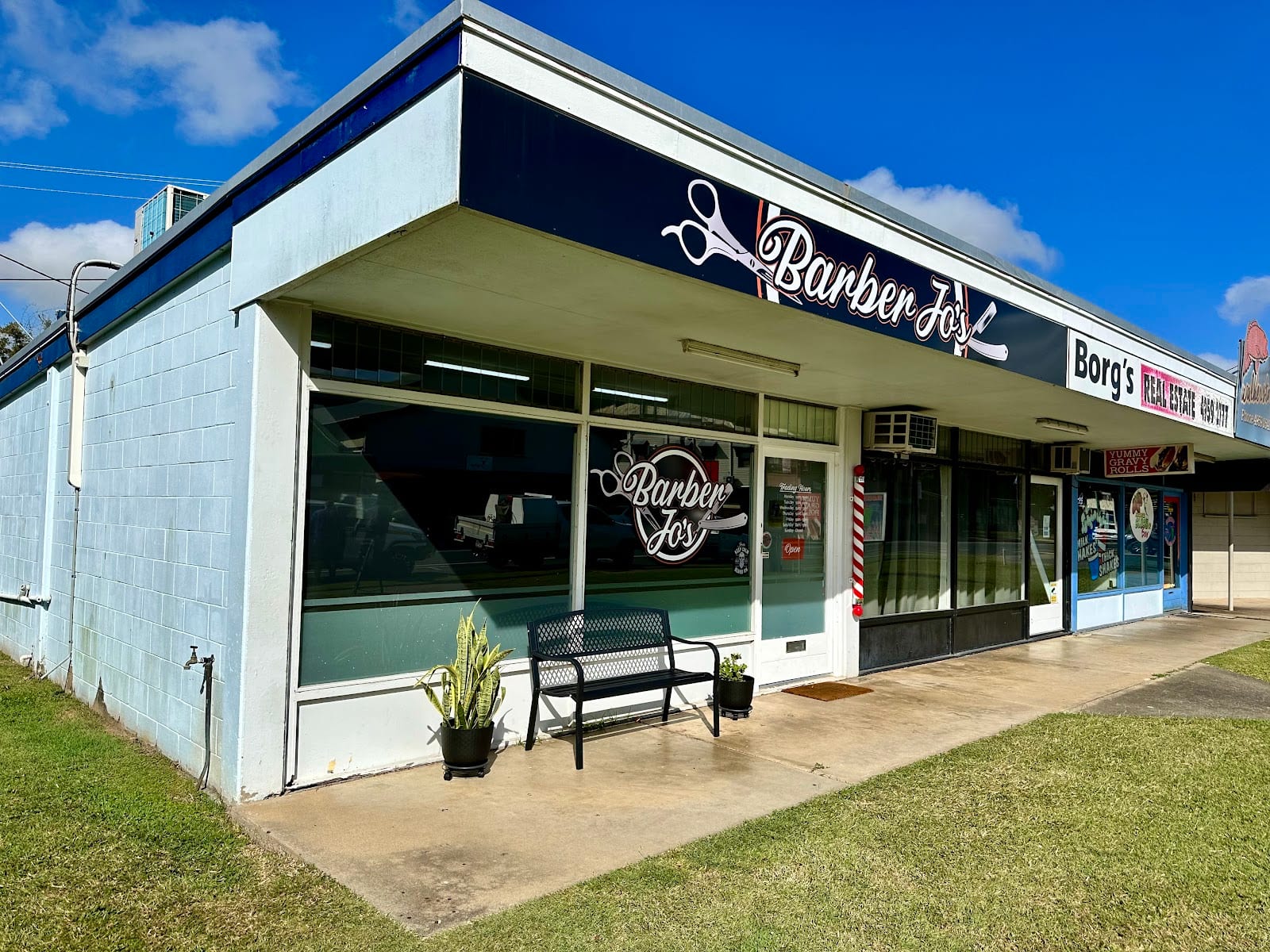 Barber Jo's by MadCutz, photo 3