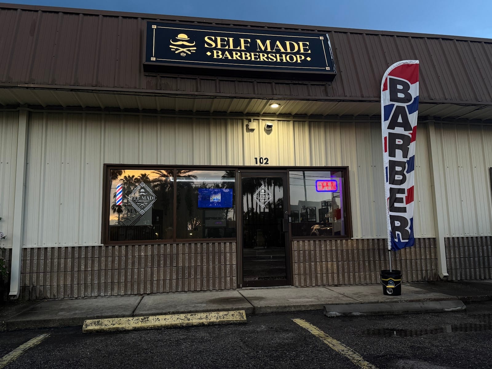 Self Made Barbershop, photo 2