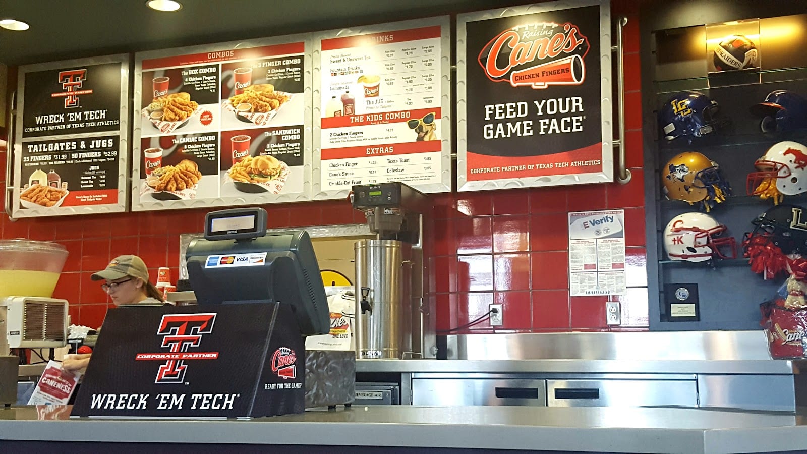 Raising Cane's Chicken Fingers, photo 3