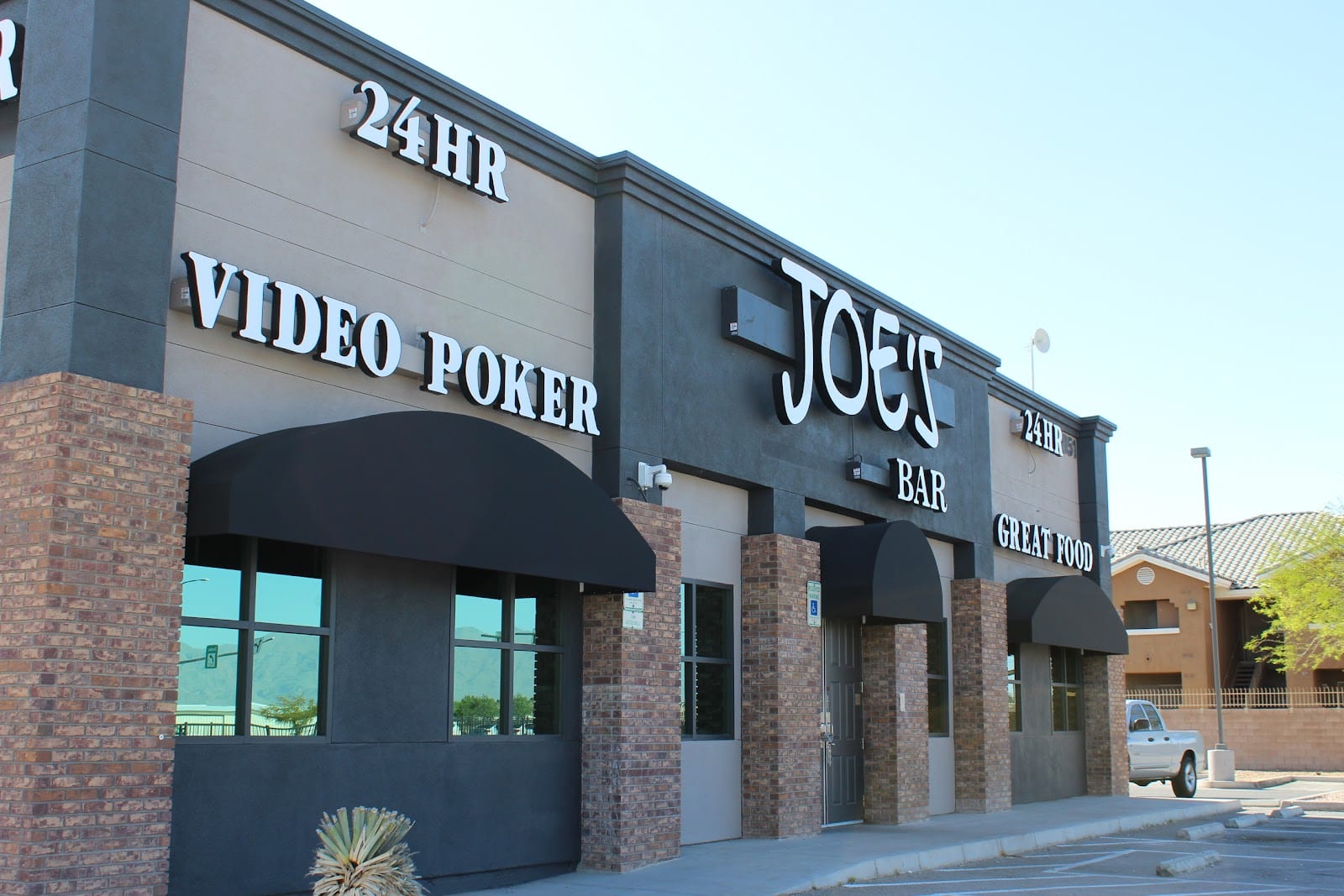 Joe's Bar, photo 2