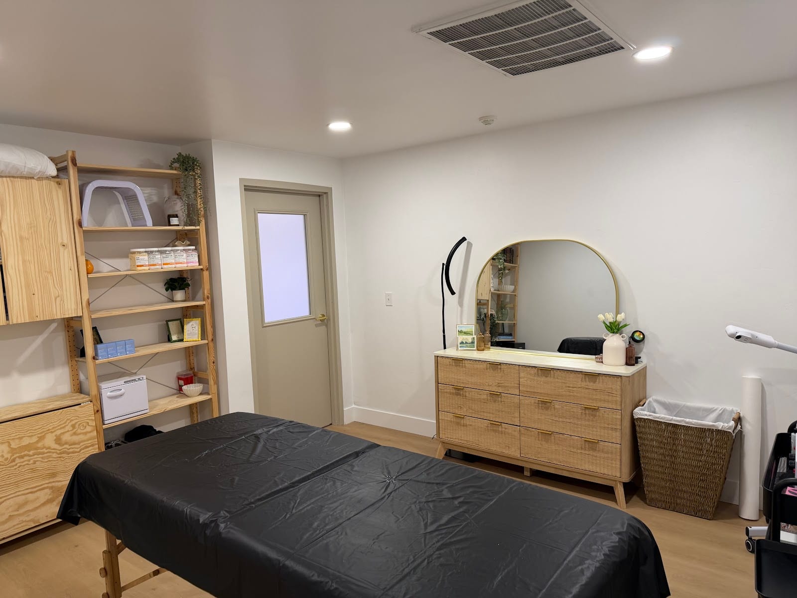 Sky’s beauty bar