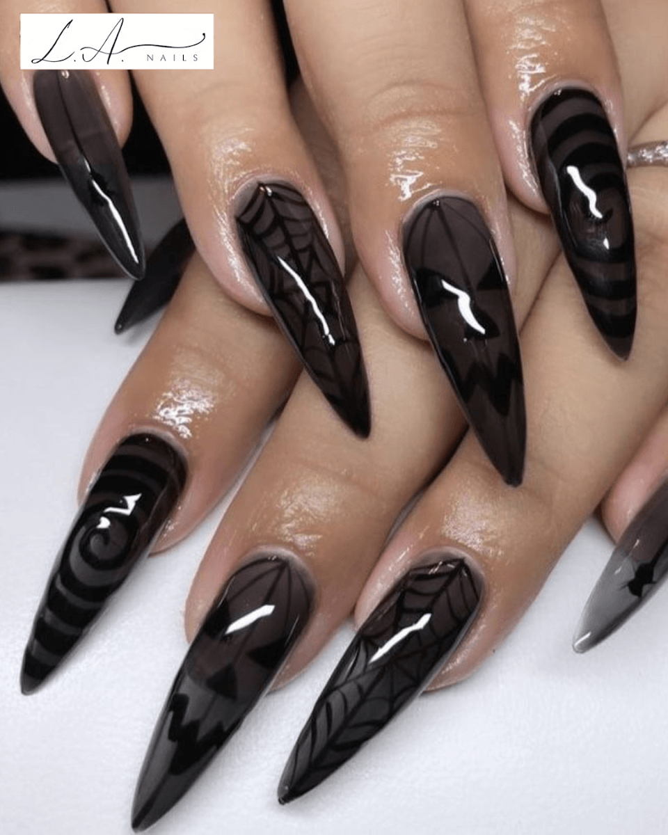 L a Nails
