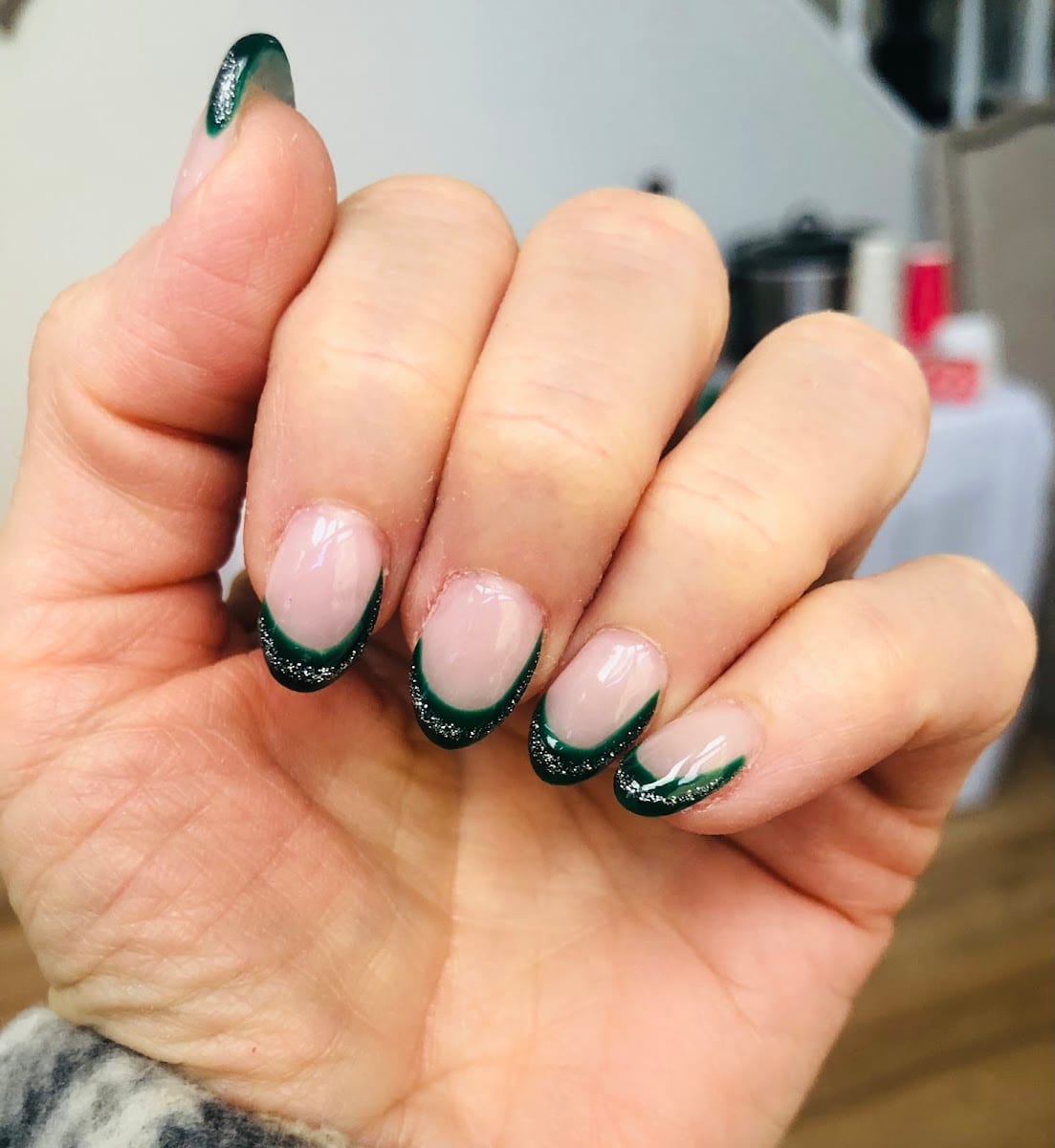 Nail Club, photo 2