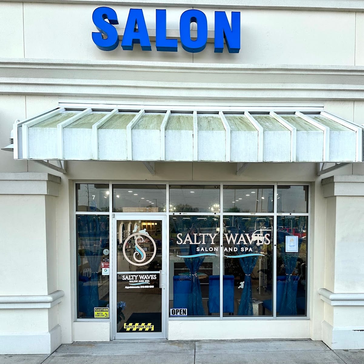 Salty Waves Salon, photo 3