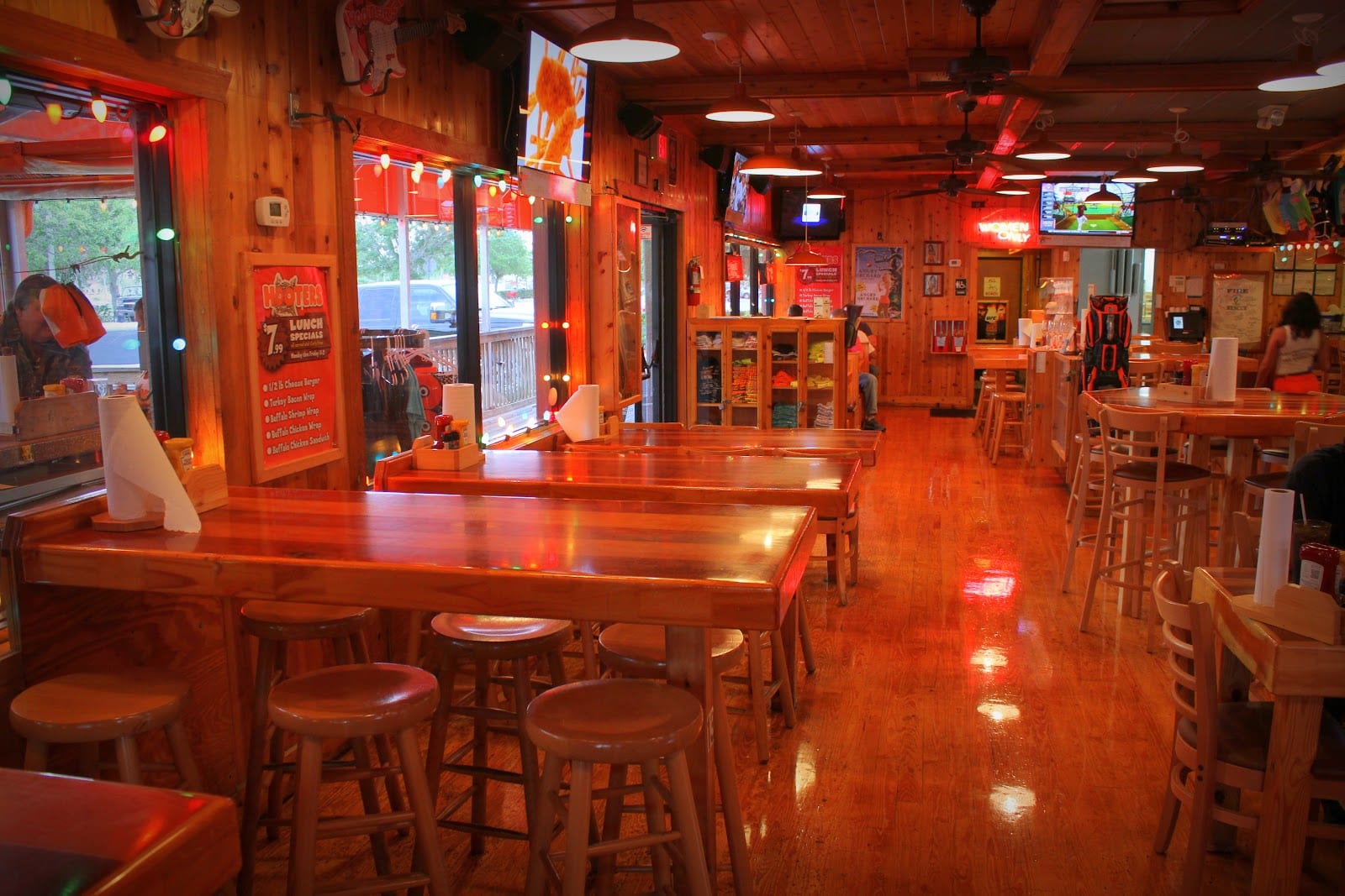 Hooters