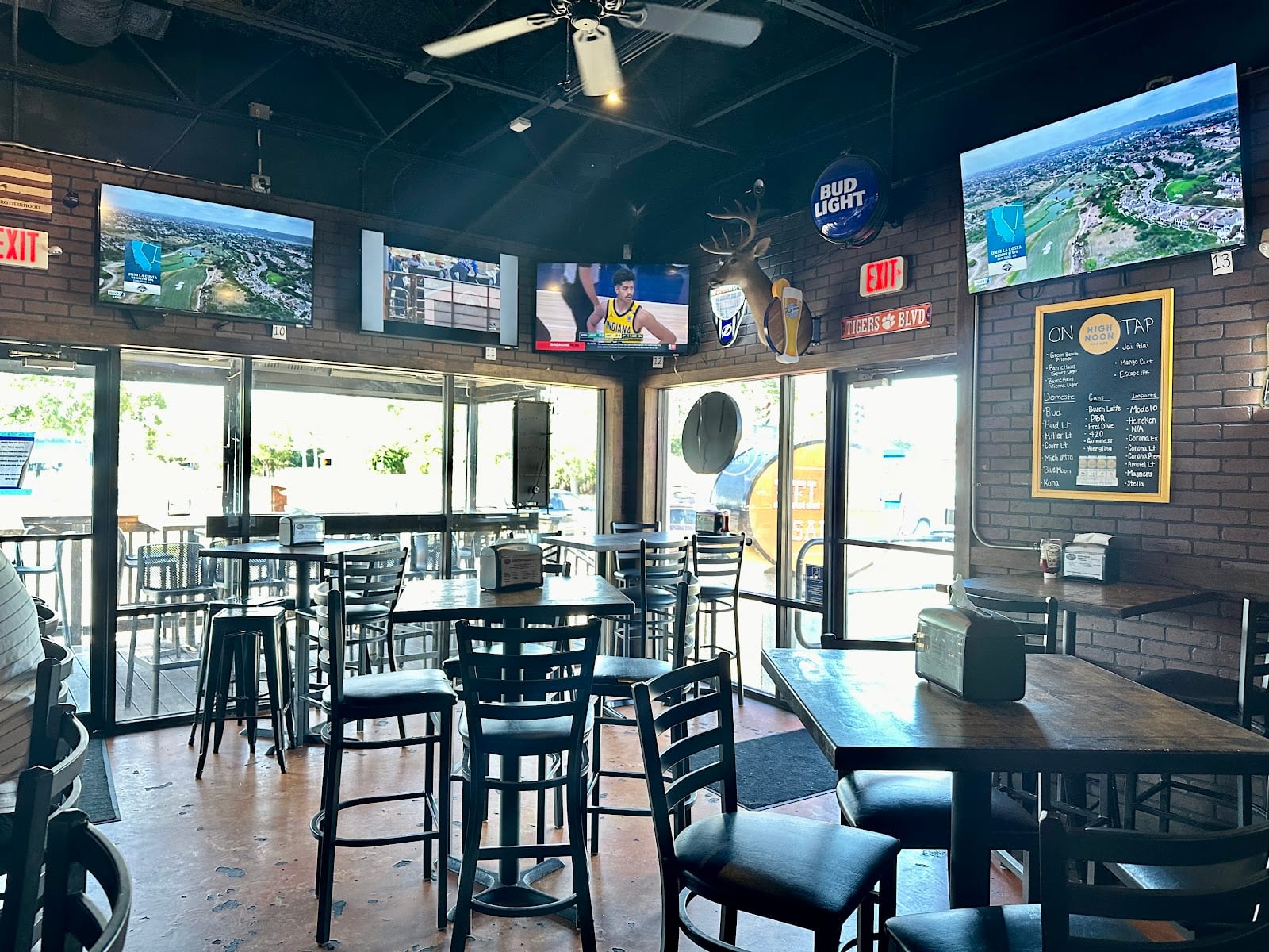 Bel Mar Saloon, photo 2