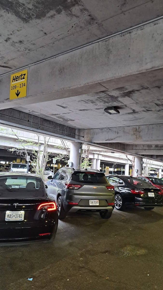 Hertz Car Rental - Rochester - Frederick Douglass Greater Rochester International Airport (ROC), photo 4