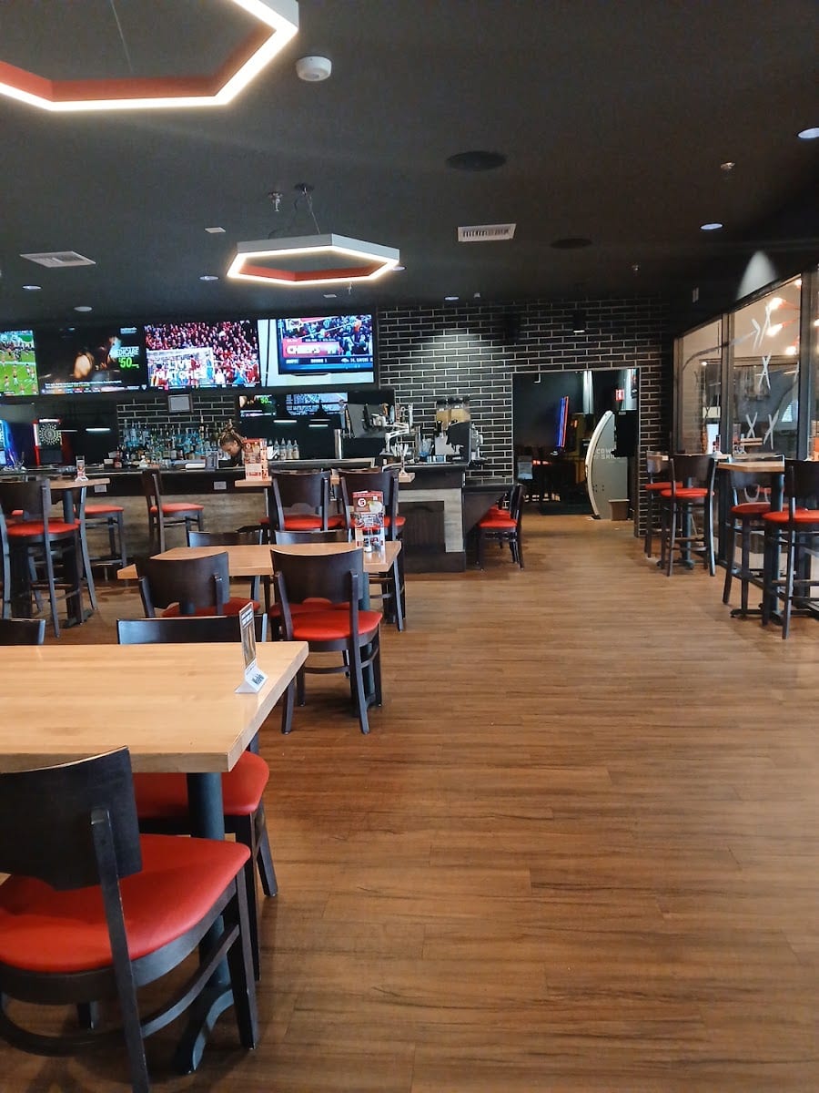 Boston's Pizza Restaurant & Sports Bar, photo 2