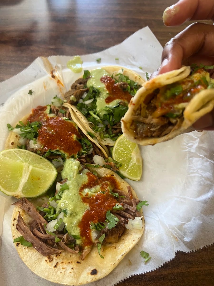 Carnitas y Taqueria Los Alvarado, photo 3
