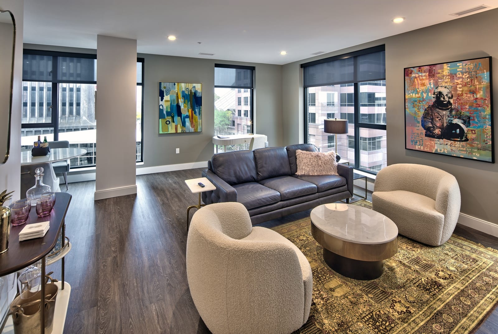 260 East Broad, photo 4