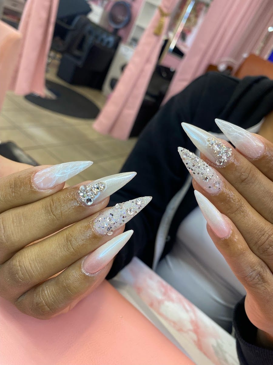 Chyy Beauty Studios Salon & Lash Supply