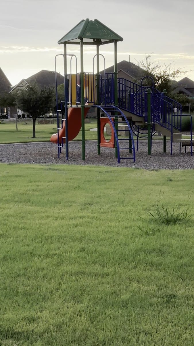 Majestic Gardens Playground, photo 2
