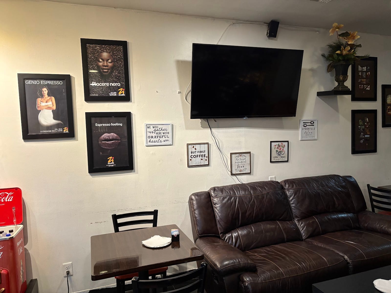 Luna Cafe, photo 2