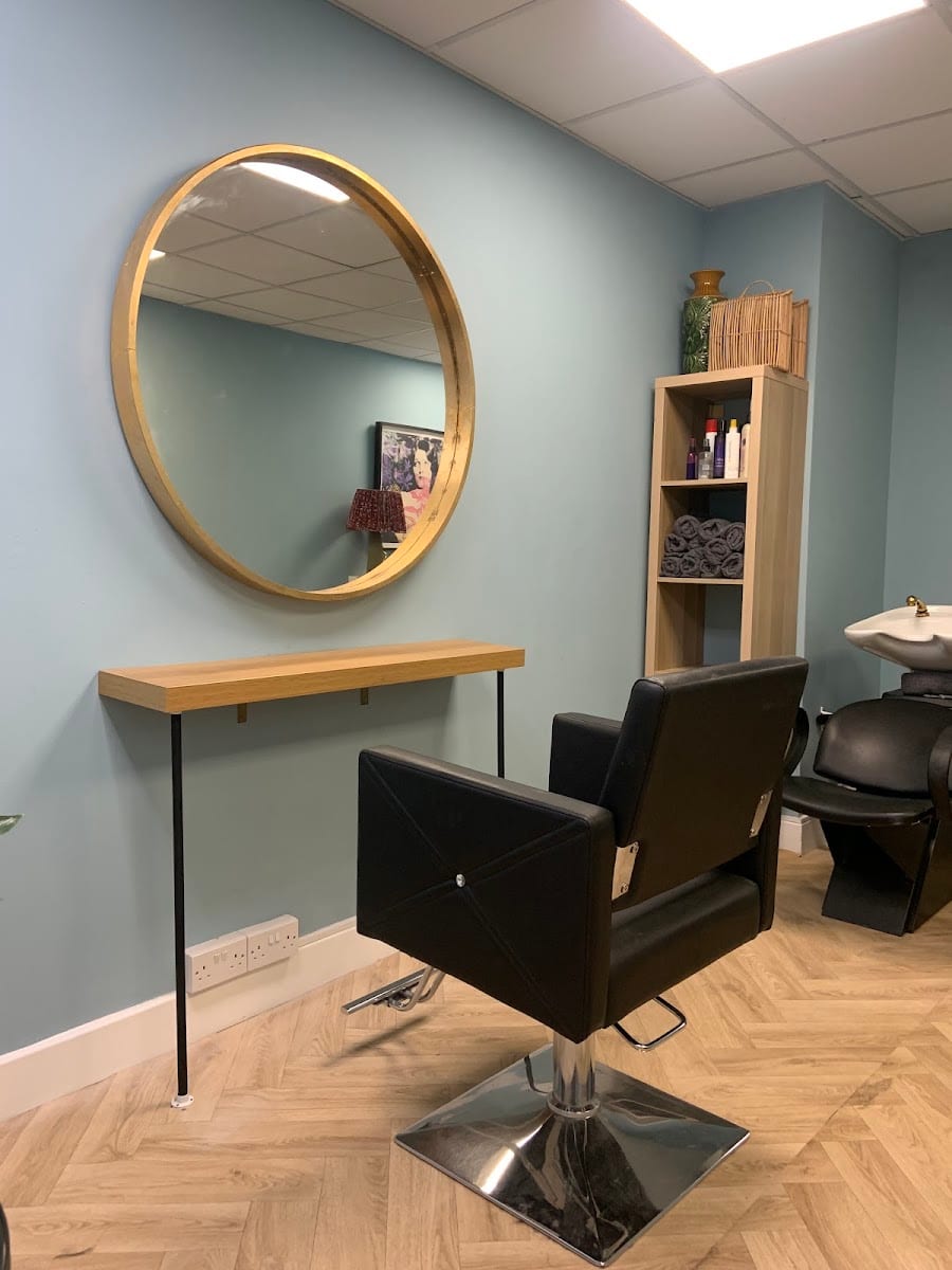 JOLIE HAIRDRESSING