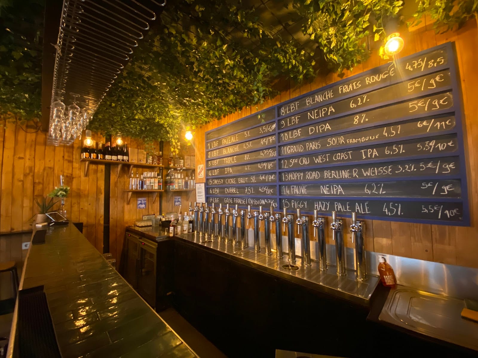 Le Bar Fondamental - L.B.F. - Pigalle, photo 3