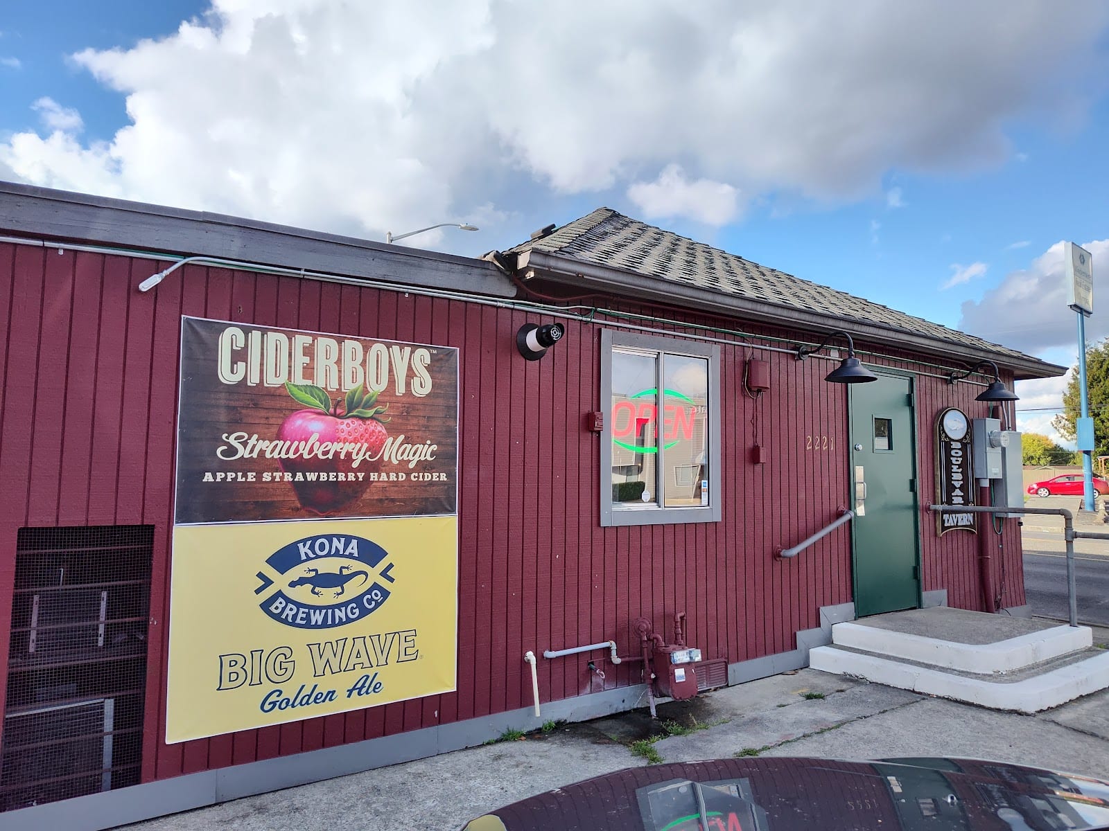 Boulevard Tavern