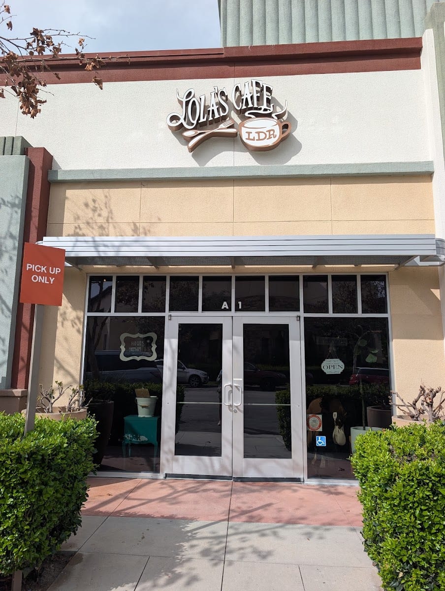 Lola's Cafe, photo 2