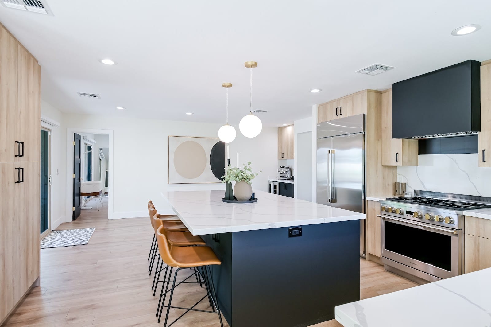 Chelsea Myers REALTOR - Photographer - RE/MAX Fine Properties, photo 4