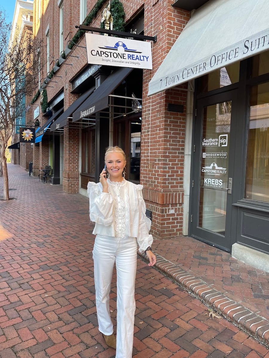 REMAX Unlimited - Cami Pressnell, Associate Broker / REALTOR®, photo 2