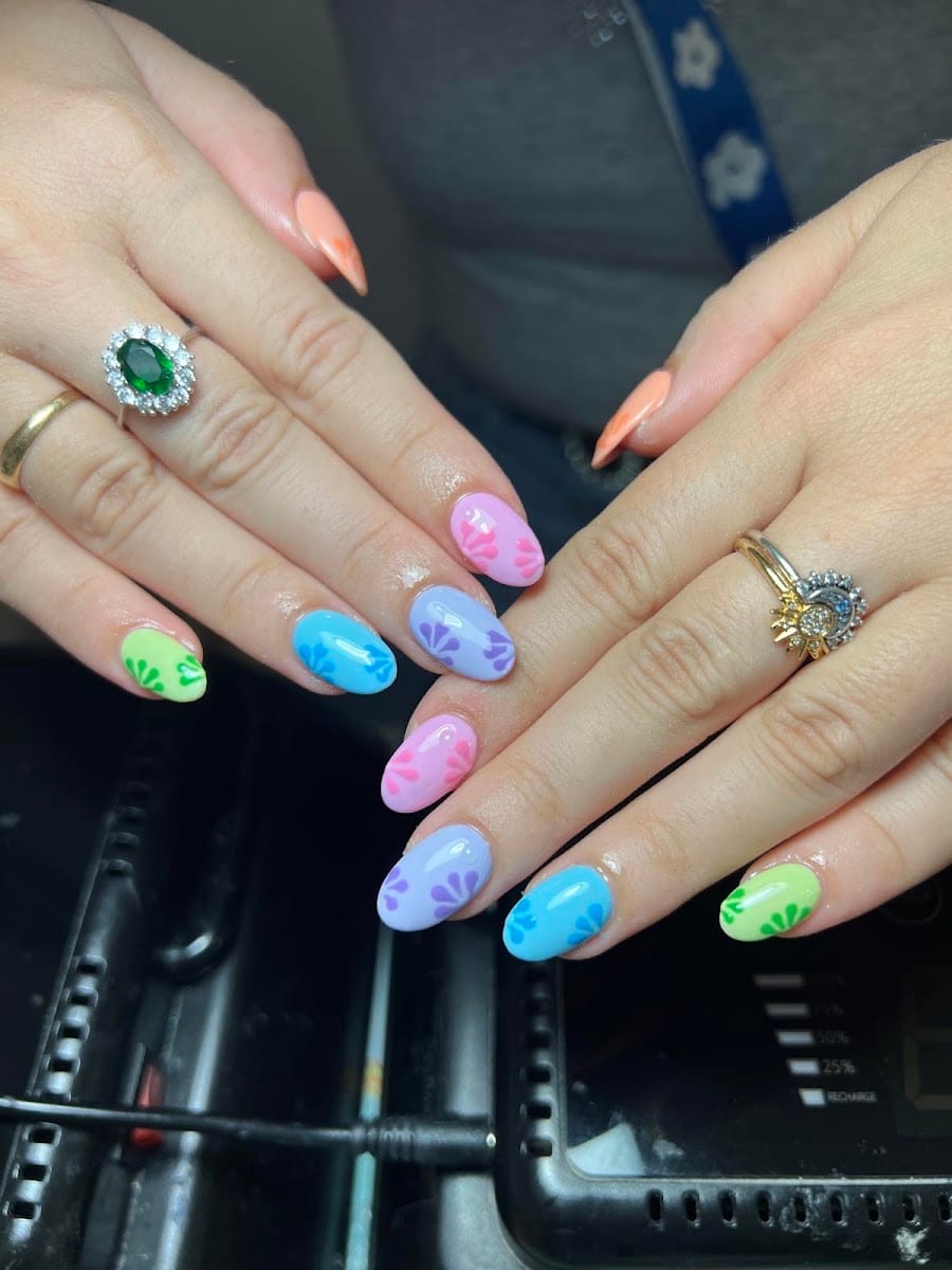 Nails style, photo 2
