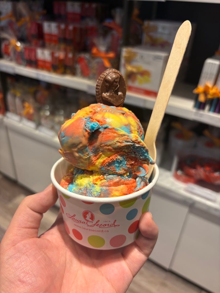 Laura Secord (Fairview Mall)