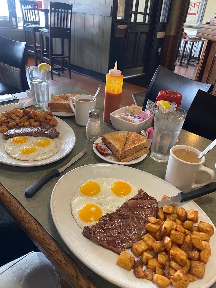 Peter G's Bar And Grill, photo 3