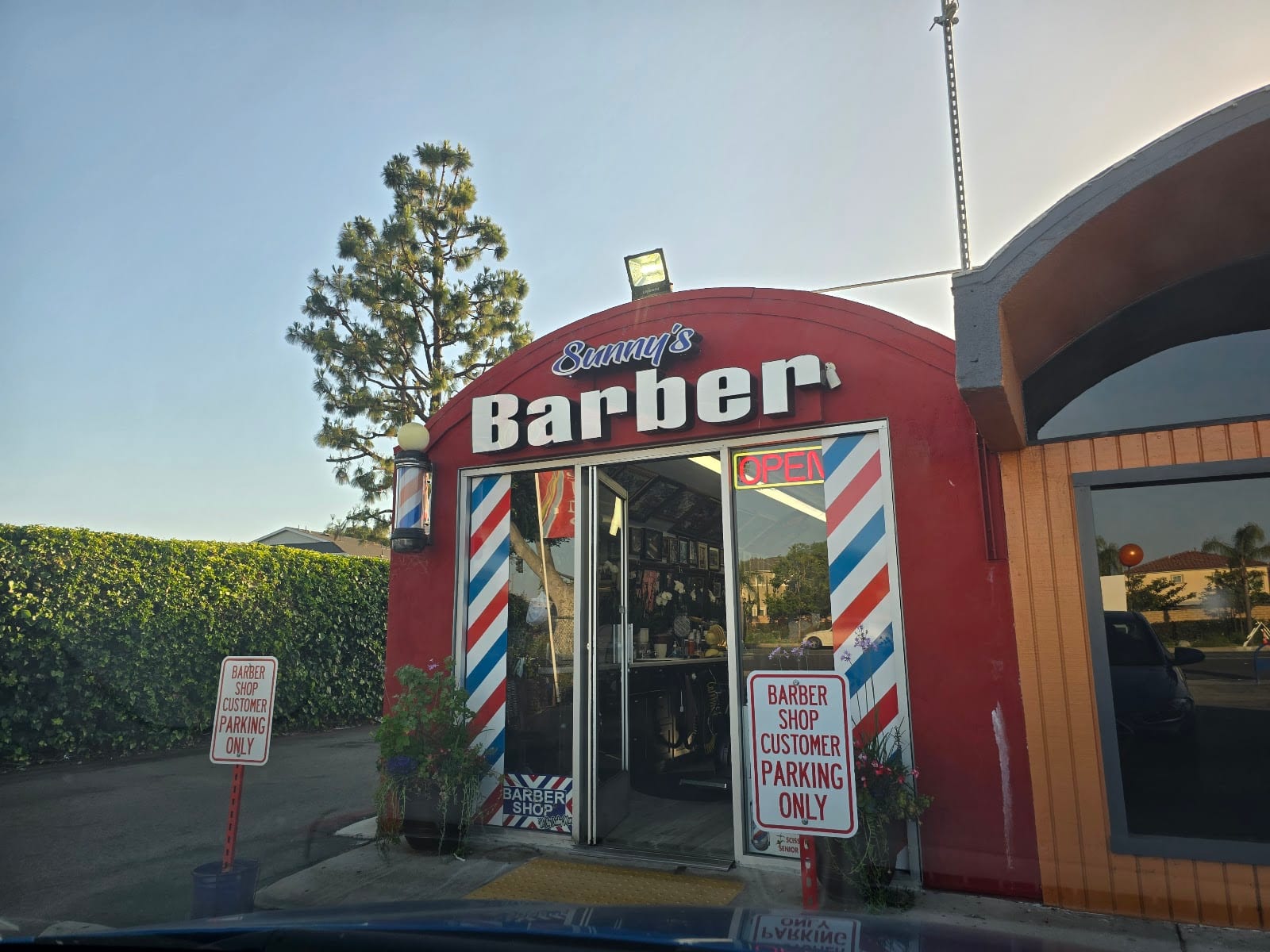 Sunny's Barber Shop