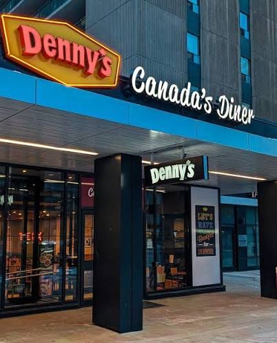 Denny's Restaurant Yonge Sheppard, photo 2