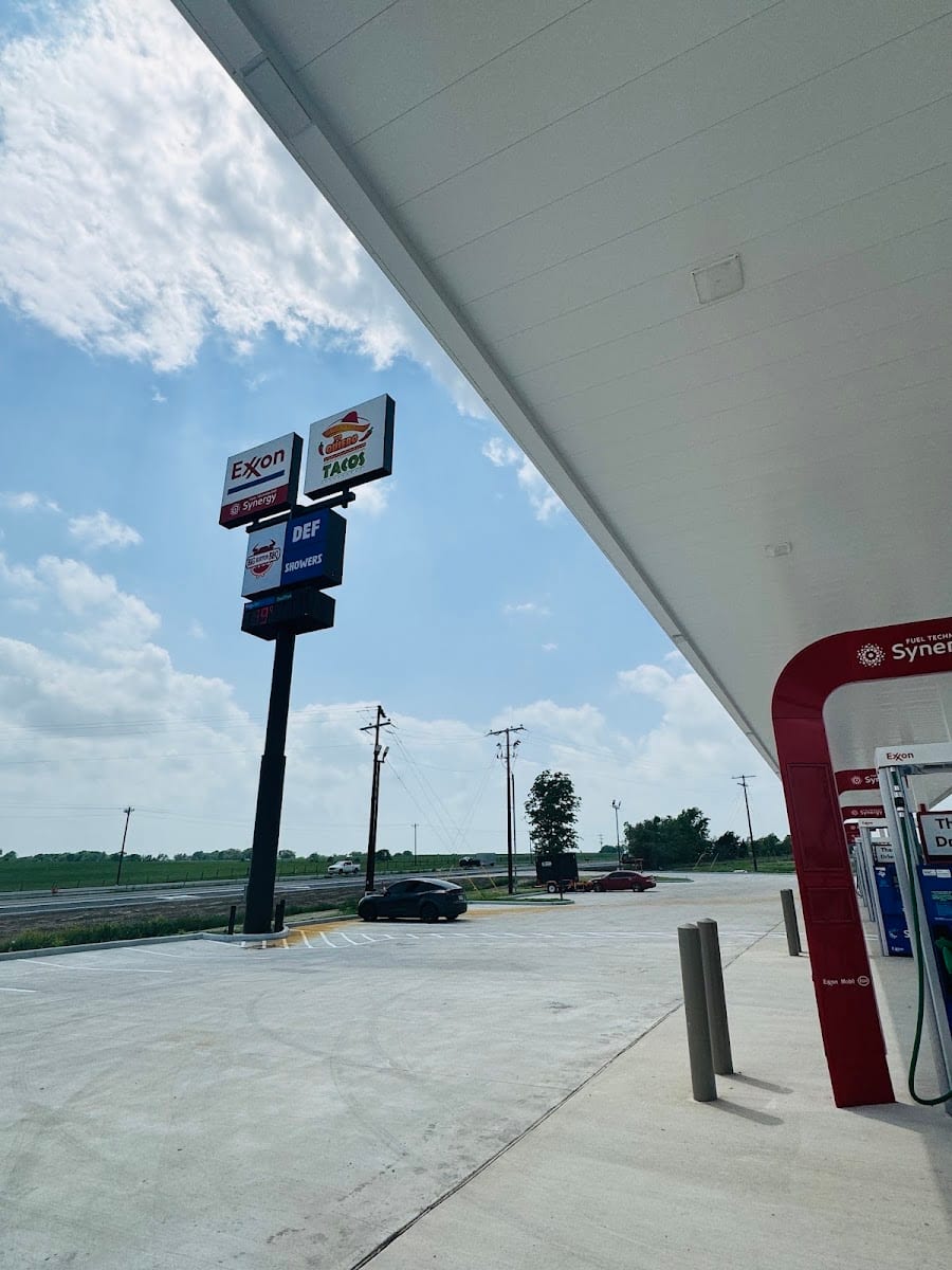 Exxon Gas Station, photo 3