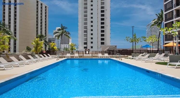 Waikiki Banyan-Free Parking-Free WI-FI, photo 2