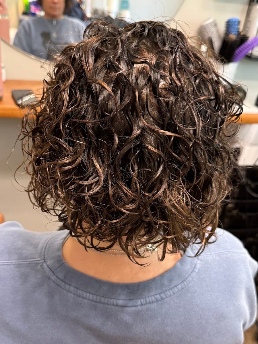 Helix Salon by Maggie Ogle, photo 2