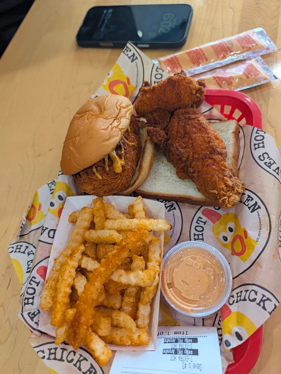 Dave's Hot Chicken, photo 3