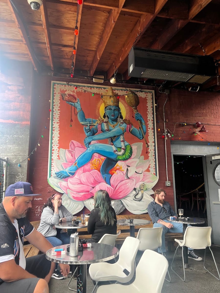 The Brotherhood Lounge, photo 3