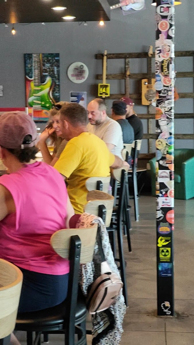 Guitars & Growlers Flower Mound, photo 2