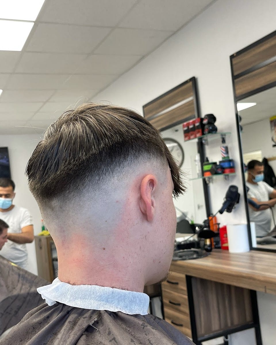 BRICKET WOOD BARBERS