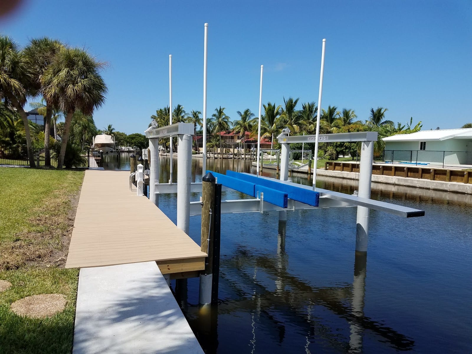 Duncan Seawall Dock-Boat Lift