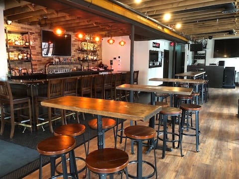 Monarch Tavern