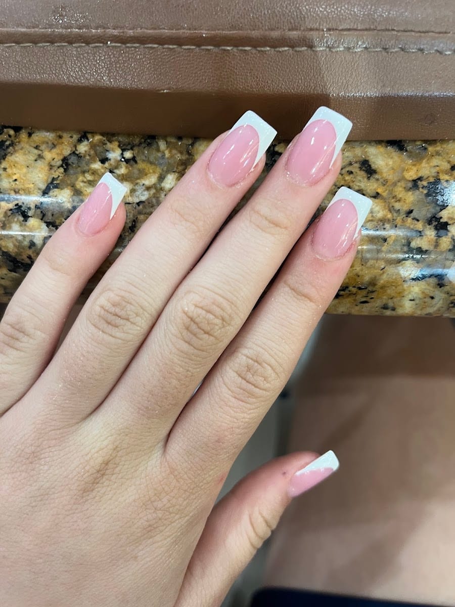 Grandlux Nail Salon