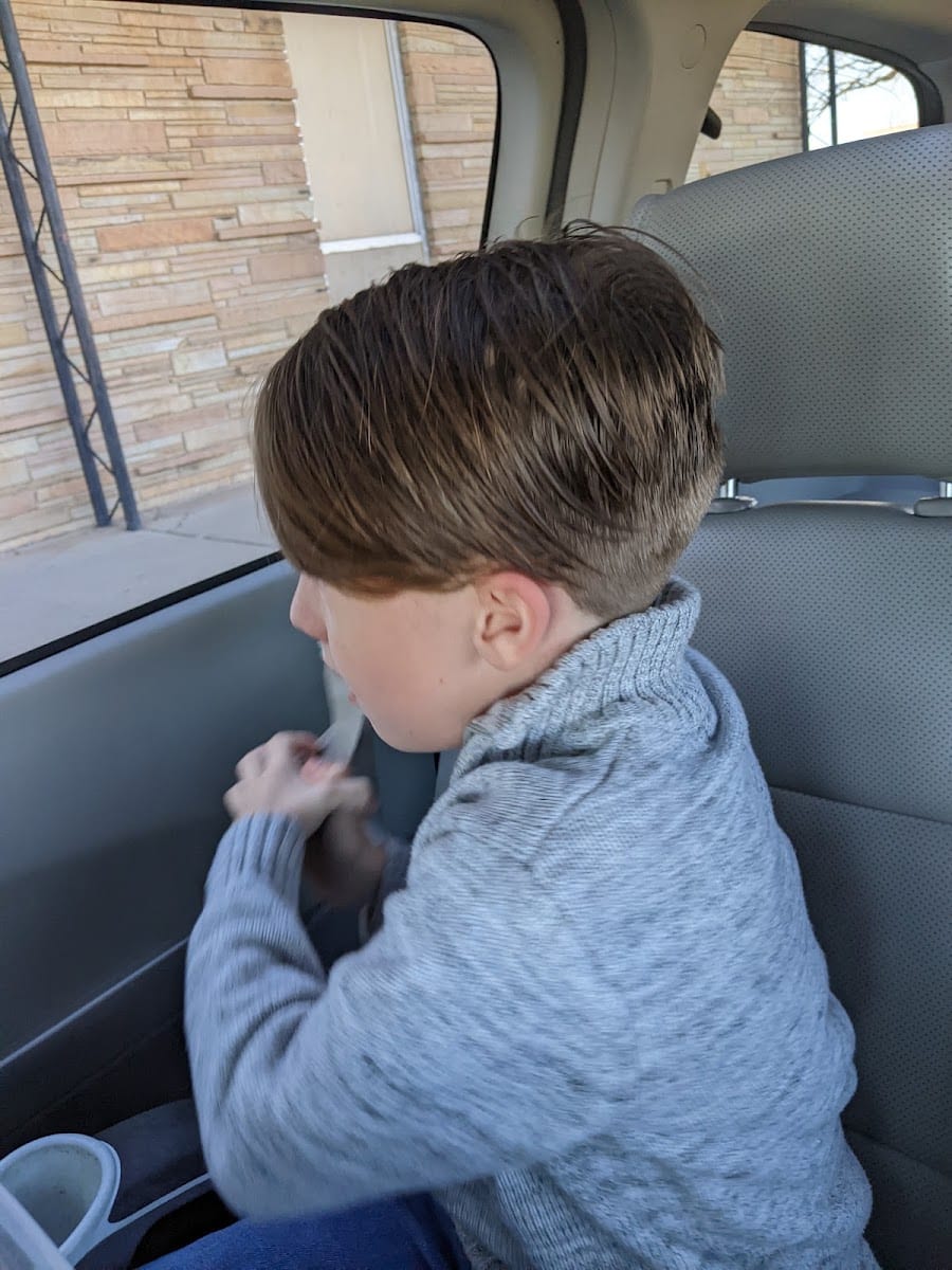 NAVARRETTE'S BARBER SHOP, photo 4
